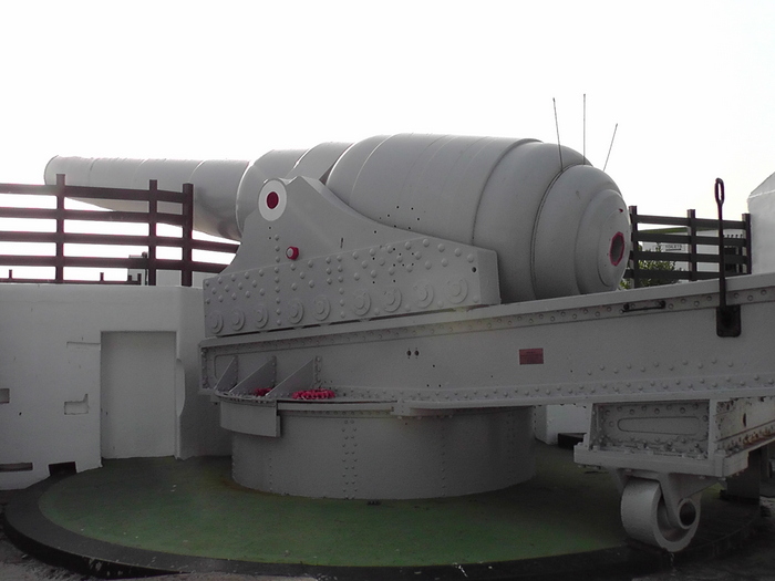 100-ton cannon